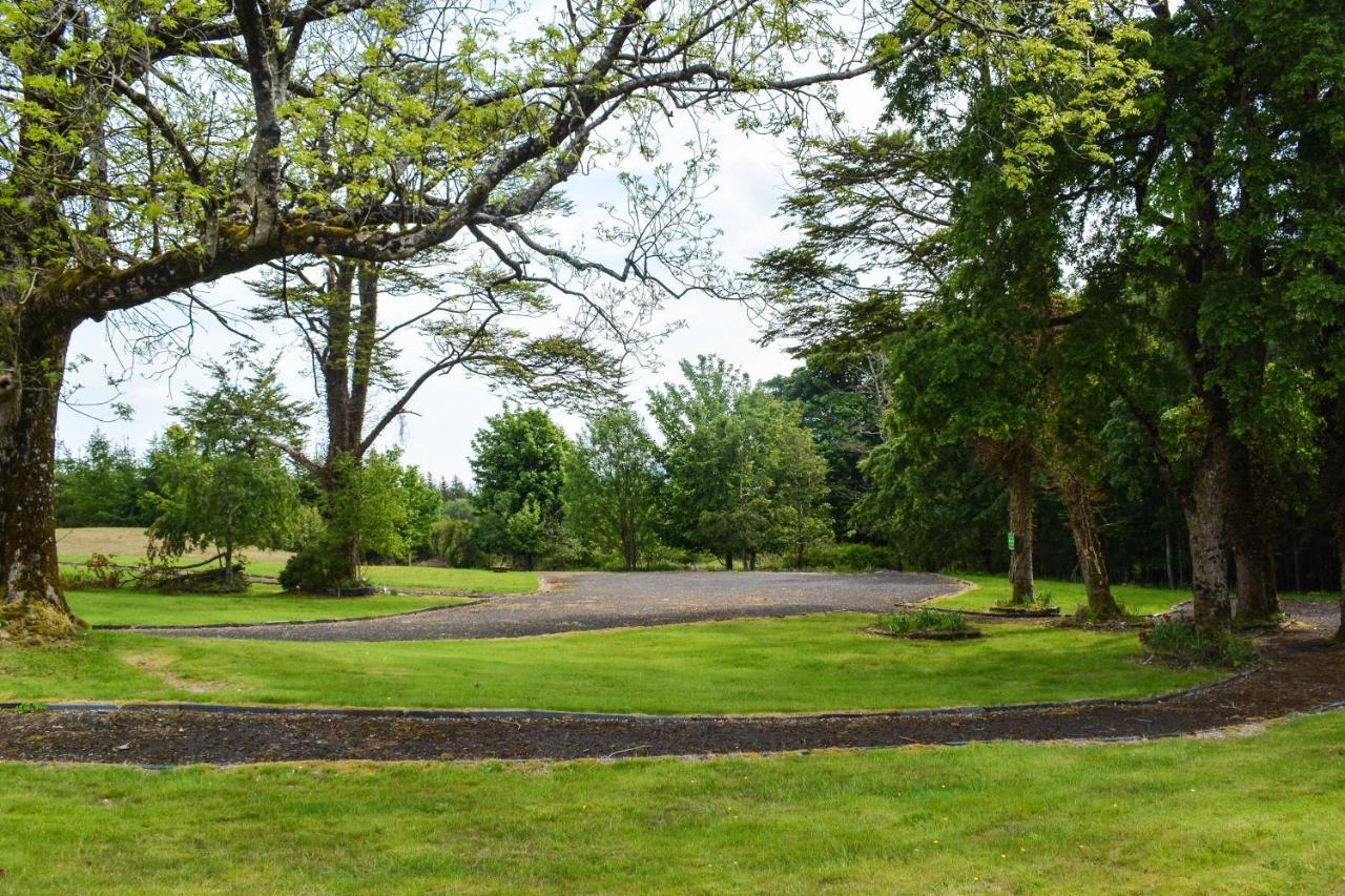The Cedar Country Hotel Bellway 外观 照片